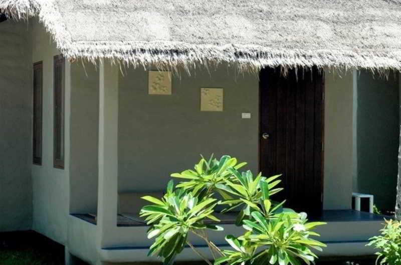 Hutcha Resort Mae Nam Bagian luar foto