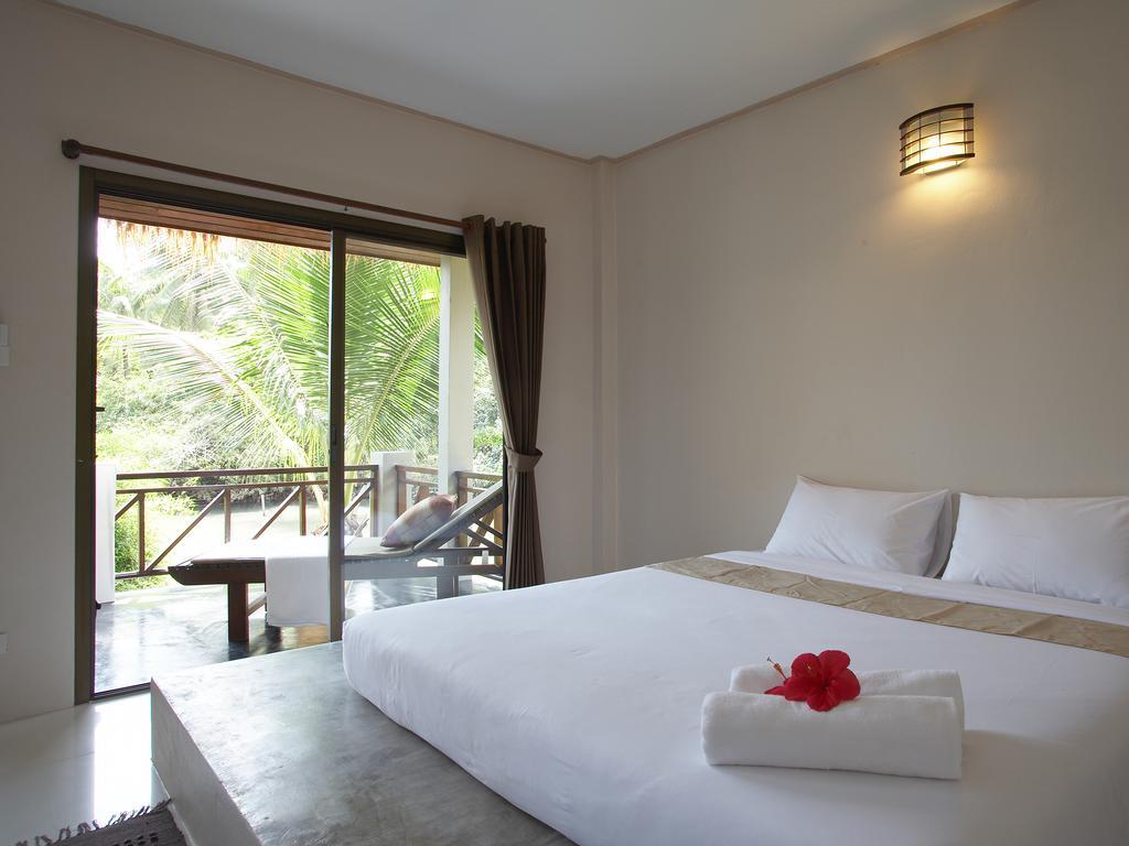 Hutcha Resort Mae Nam Bagian luar foto