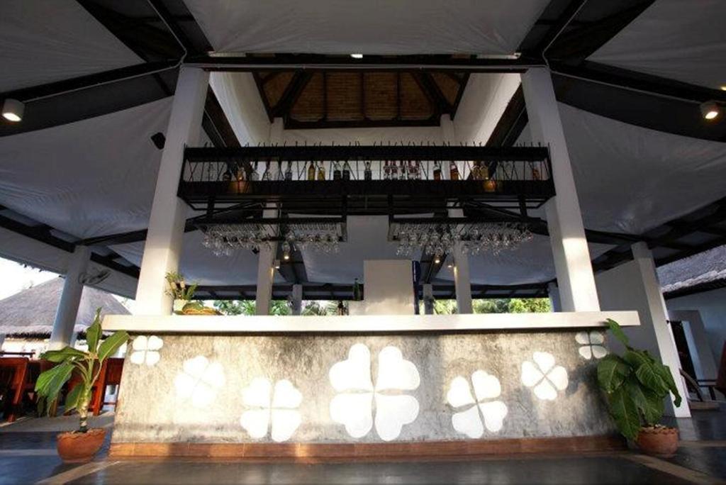 Hutcha Resort Mae Nam Bagian luar foto